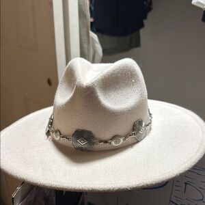 ALTARD STATE White Felt Hat with Silver Conchos